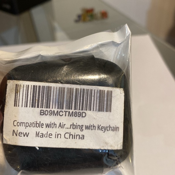 Set of 2Air Jordan AirPod cases with key chain New With Tags - Picture 2 of 2